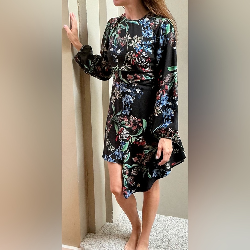 Stylestalker Dark Floral Asymmetrical Hem Mini Bell Sleeves Dress XS 0 2